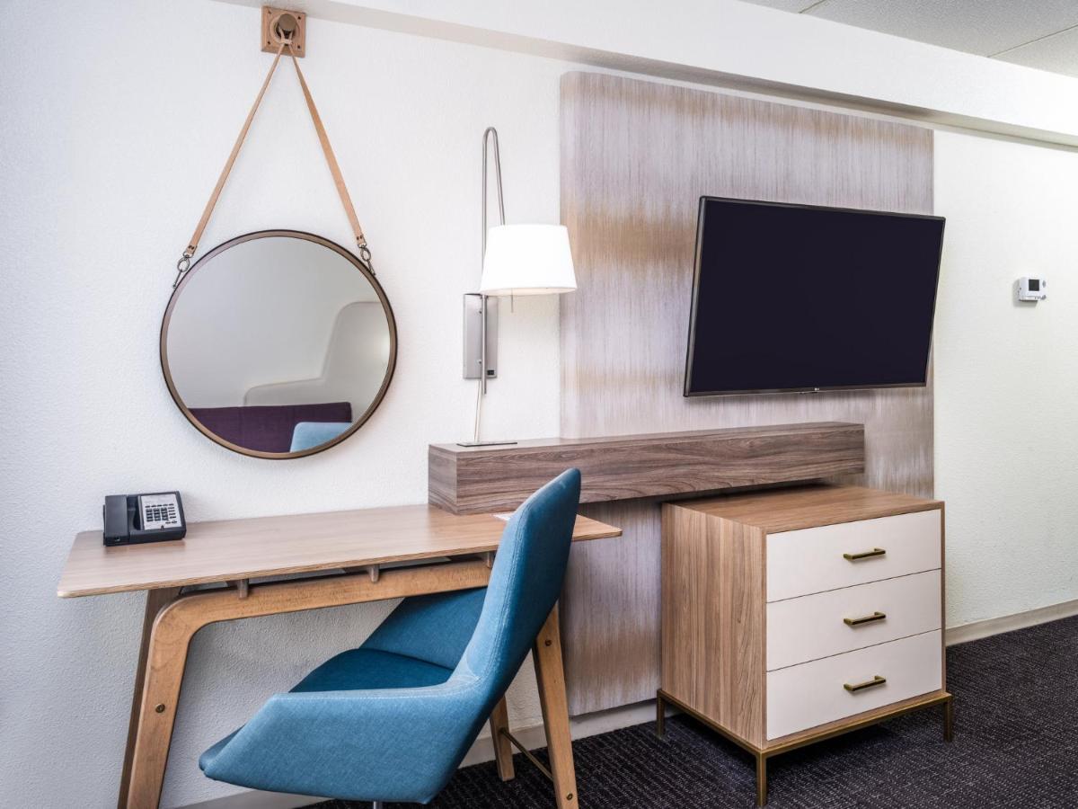 Готель Crowne Plaza Milwaukee South By Ihg Екстер'єр фото