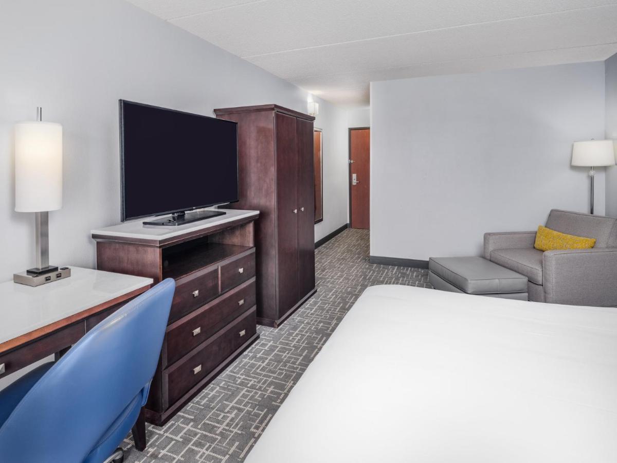 Готель Crowne Plaza Milwaukee South By Ihg Екстер'єр фото