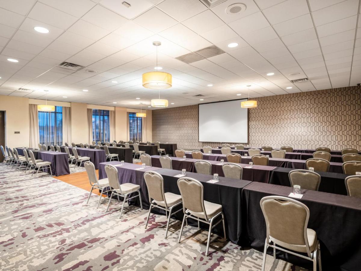 Готель Crowne Plaza Milwaukee South By Ihg Екстер'єр фото